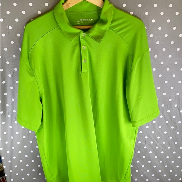 lime green golf shirt nike